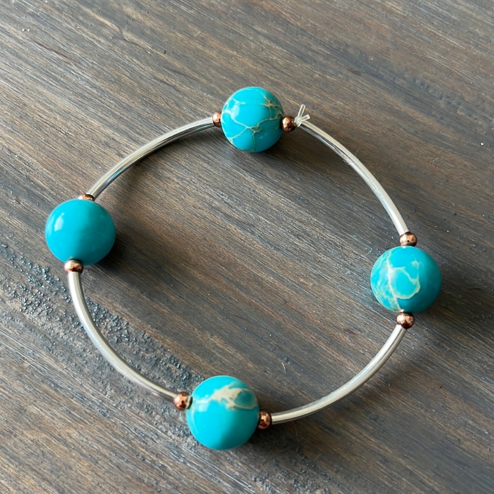 Lovely turquoise stretch bracelet